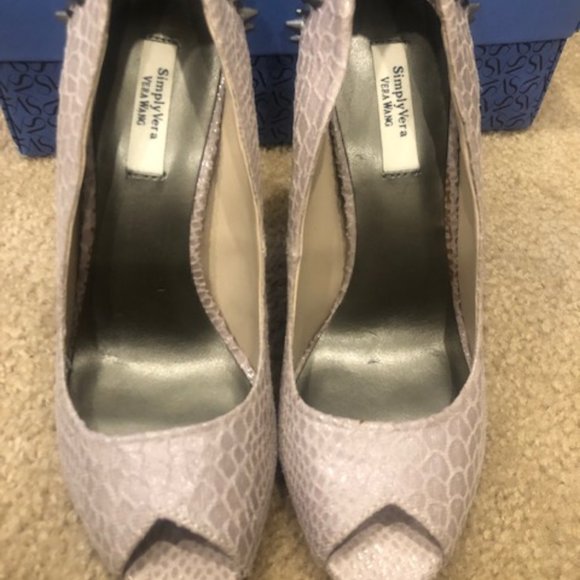 Heels - Picture 2 of 6